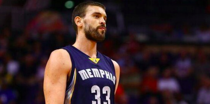 在本泽马离 在本泽马离