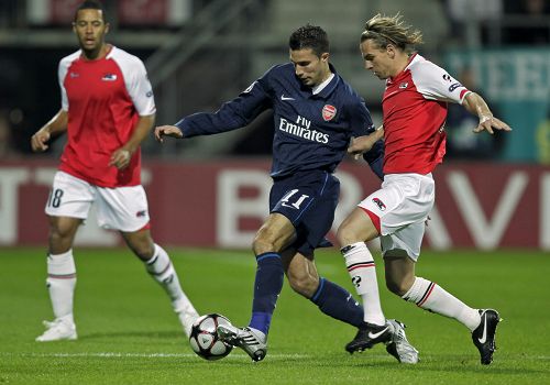 但他對前東 但他對前東