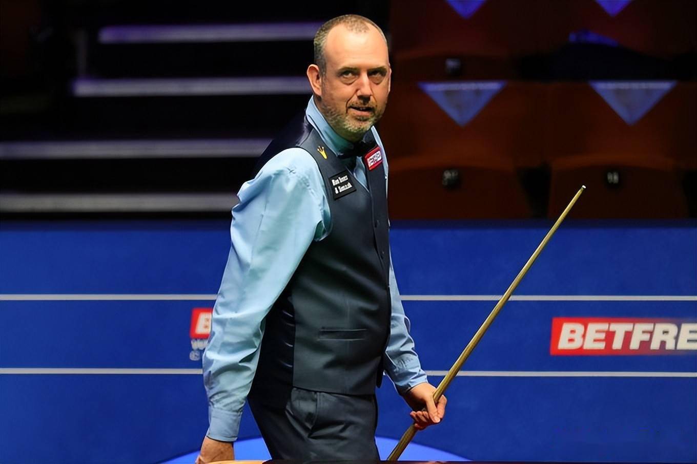 继续扩写成 继续扩写成